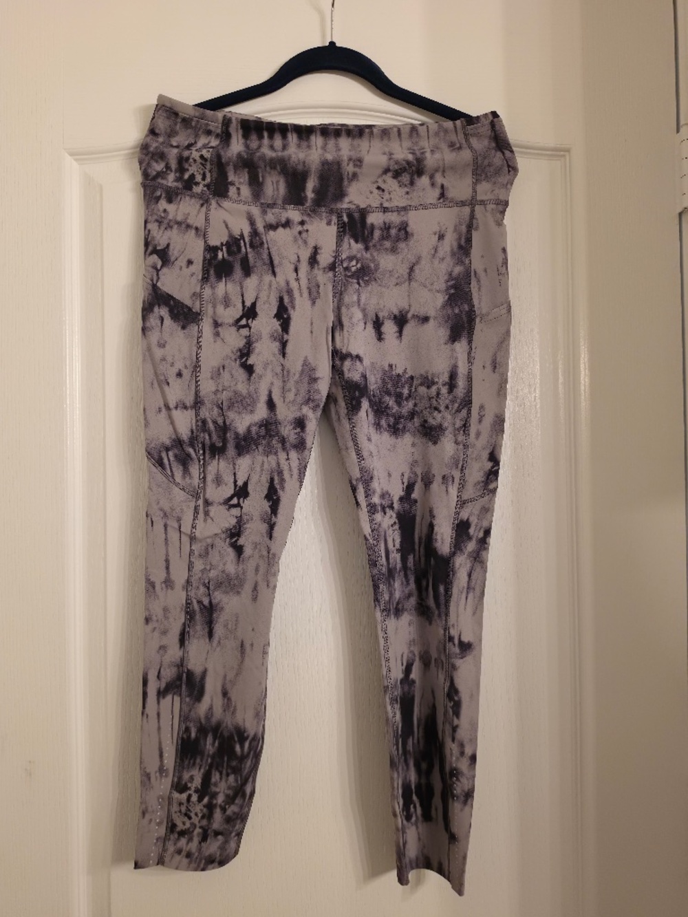 Lululemon Tie Dye Silky Fabric Leggings Size 10